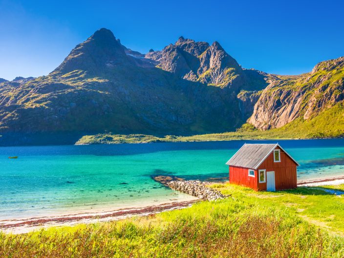 Lofoten Tour Fotografico shutterstock 378831490 704x528